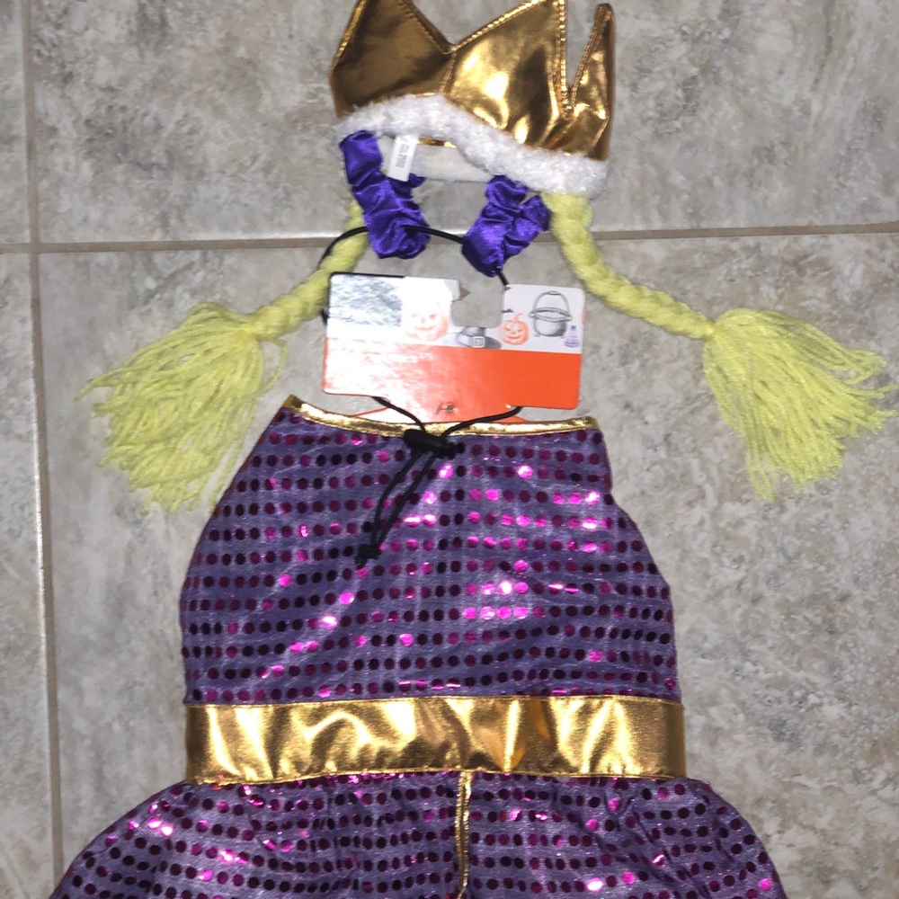 costume set